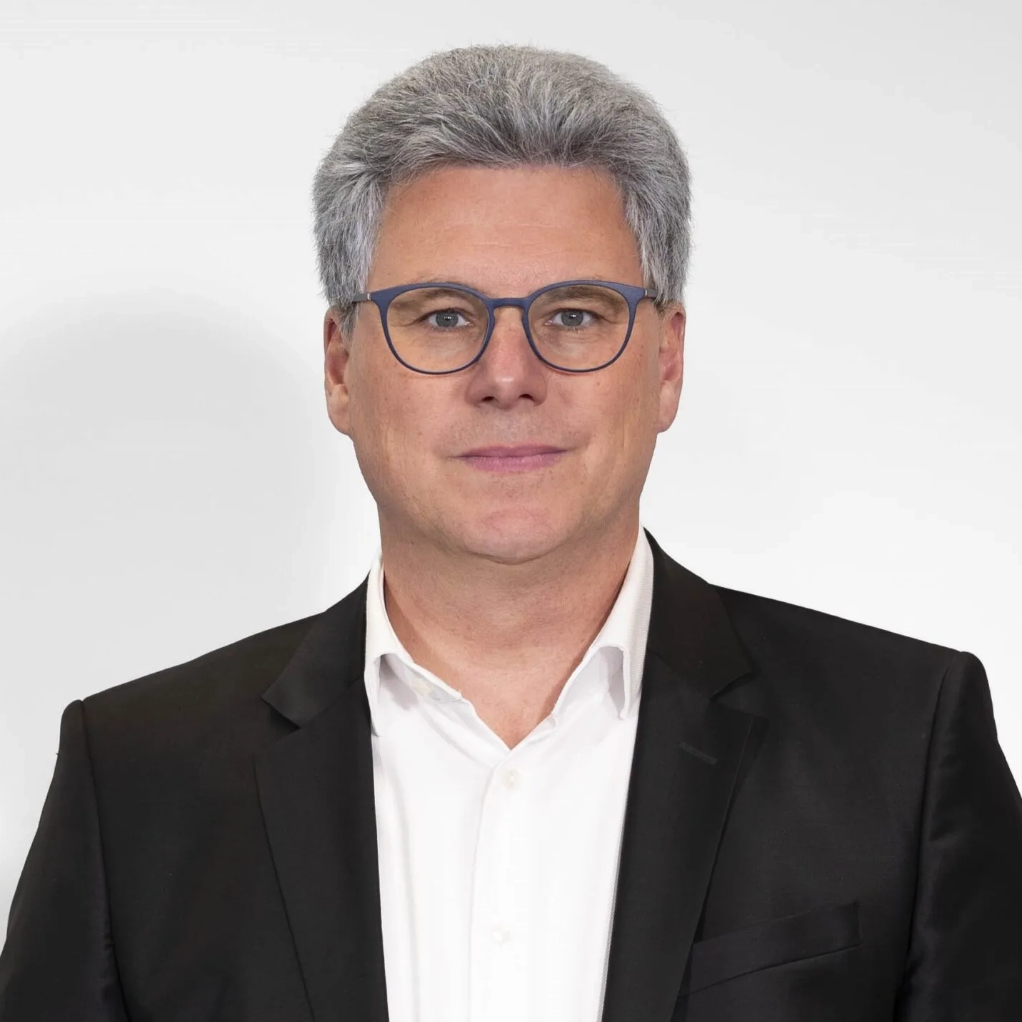 Scheer PAS CFO - Christian Wachter - Uber Uns