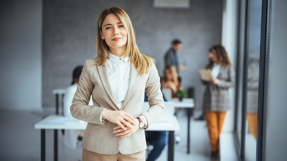 Arbeit im Team, die von manuellen Prozessen zu automatisierter Ausführung übergeht